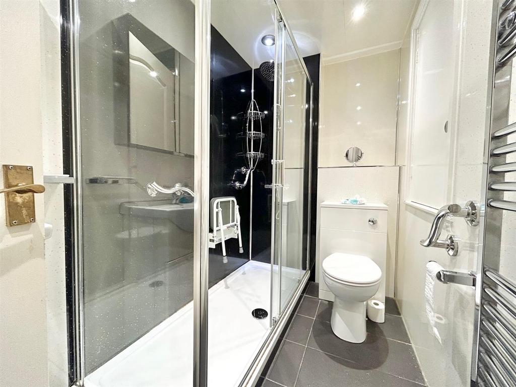 Shower Room 1.jpg