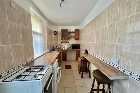 3 bedroom terraced house for sale, Manchester Road, Linthwaite, Huddersfield