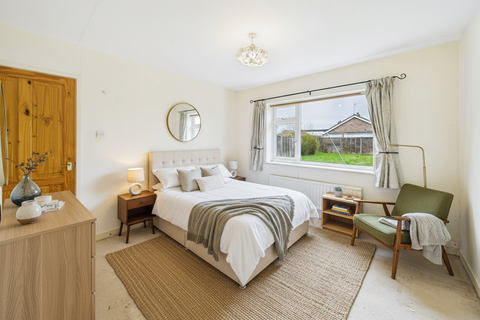 2 bedroom bungalow for sale, Meadow Way, Huntingdon PE28