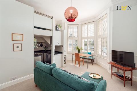 1 bedroom flat for sale, Kingsway, Hove BN3