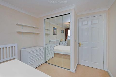 undefined, Clifton Park Avenue, London SW20