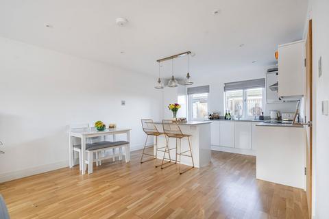 undefined, Vincent Mews, Bookham