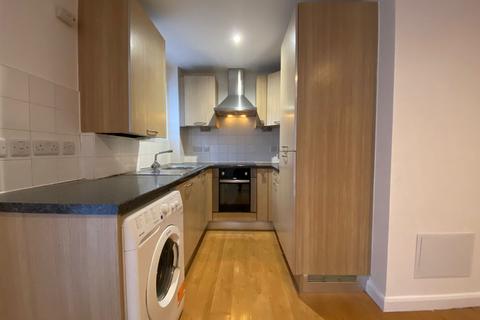 1 bedroom ground floor flat to rent, Chandos Parade, Buckingham Road, Edgware, Greater London, HA8