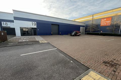 Warehouse to rent, Thames Rd Crayford DA1 4QX
