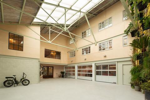 Showroom for sale, Wotton Rd London NW2 6PX