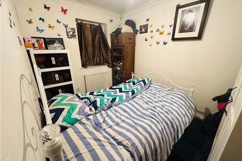 2 bedroom flat to rent, Daniel House, Pinner HA5