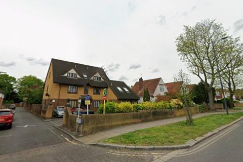 2 bedroom flat to rent, Daniel House, Pinner HA5
