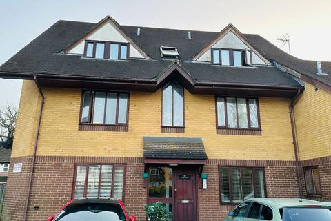 2 bedroom flat to rent, Daniel House, Pinner HA5