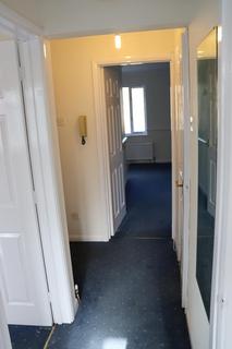 2 bedroom flat to rent, Daniel House, Pinner HA5