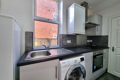 1 bedroom flat to rent, Monk Bridge Road, Leeds LS6