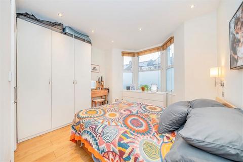 2 bedroom flat for sale, Fulham Palace Road, London SW6