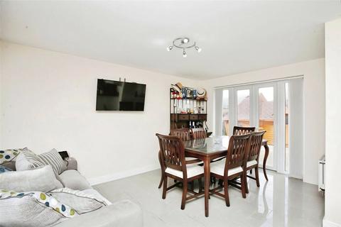 undefined, St. Louis Close, Leicestershire LE10
