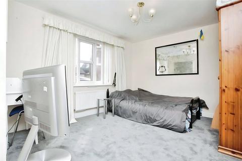 undefined, St. Louis Close, Leicestershire LE10