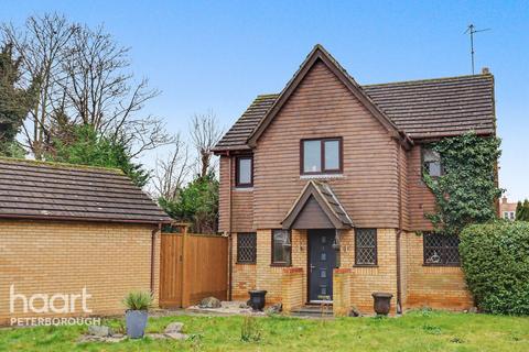 4 bedroom detached house for sale, College Park, Peterborough