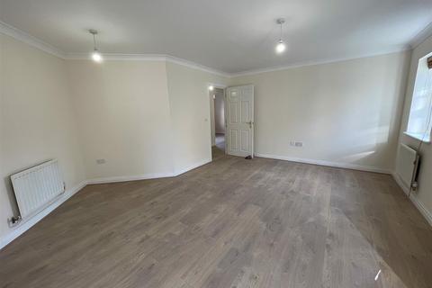 undefined, Recently Renovated 2 Bedroom 2 Bathroom Ground Floor Apartment - Mill Hill NW7