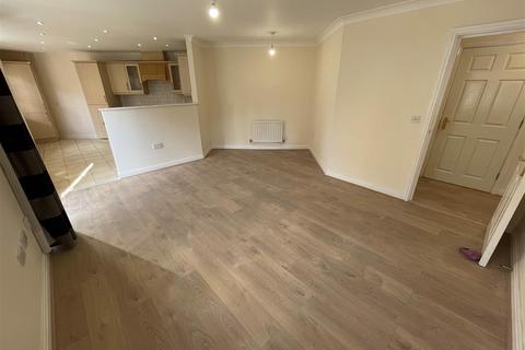 undefined, Recently Renovated 2 Bedroom 2 Bathroom Ground Floor Apartment - Mill Hill NW7