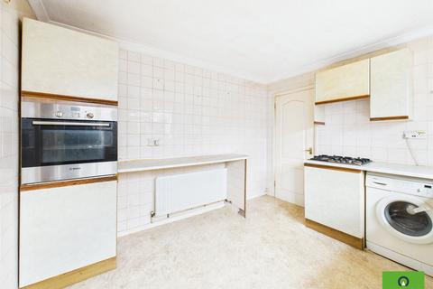 2 bedroom flat for sale, Fyfield Road, Rainham RM13