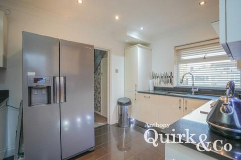 3 bedroom detached house for sale, Thielen Road, Canvey Island, SS8