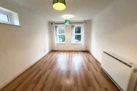 1 bedroom flat to rent, Alton House, 96 Midanbury Lane, Southampton, SO18