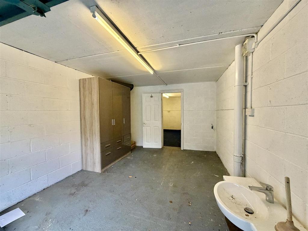 Garage - Interior