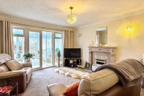 2 bedroom detached bungalow for sale, Combe Rise, Eastbourne