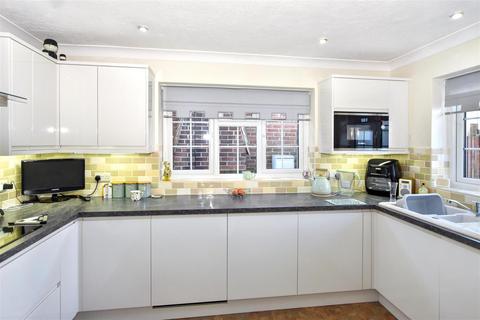 2 bedroom detached bungalow for sale, Combe Rise, Eastbourne