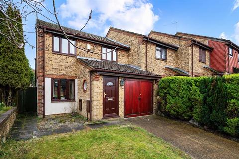 3 bedroom end of terrace house for sale, Morston Close, Tadworth