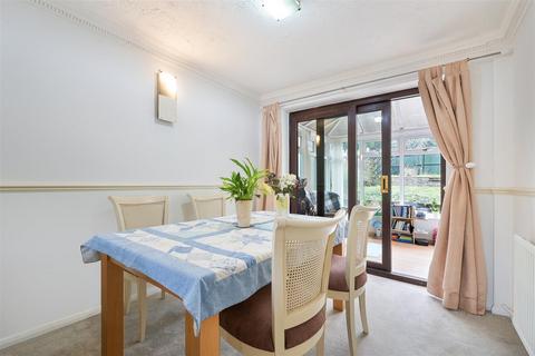 3 bedroom end of terrace house for sale, Morston Close, Tadworth