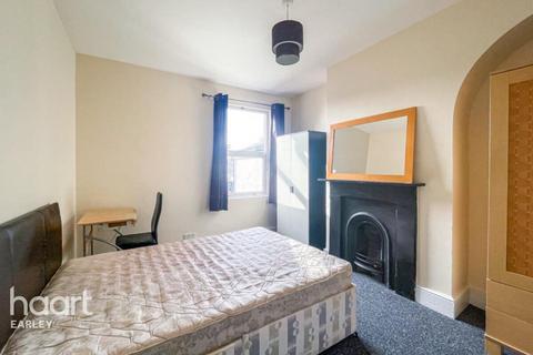 1 bedroom in a house share to rent, College Road, READING