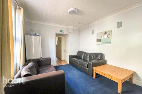 1 bedroom in a house share to rent, College Road, READING