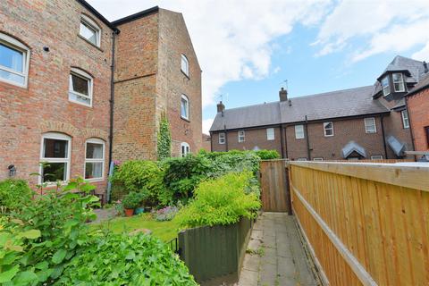 4 bedroom townhouse for sale, Granary Court, York