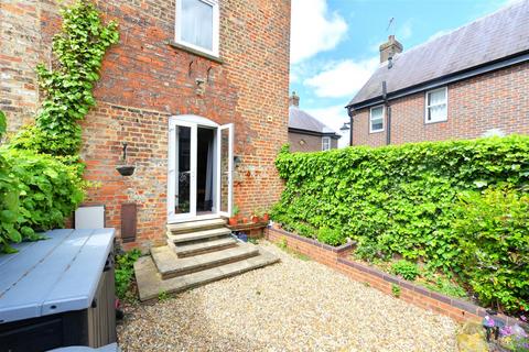 4 bedroom townhouse for sale, Granary Court, York