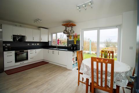 3 bedroom detached bungalow for sale, Cawthorne Crescent, Filey YO14