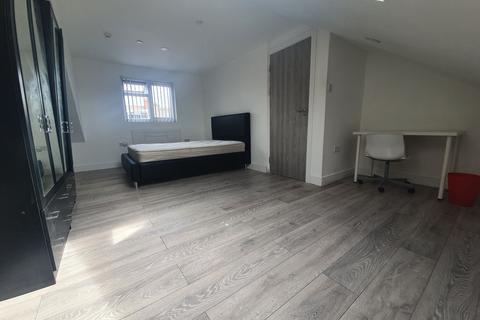 undefined, 3 BED FLAT for Rent - Flat 3, 28 Russell Street