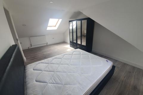 undefined, 3 BED FLAT for Rent - Flat 3, 28 Russell Street