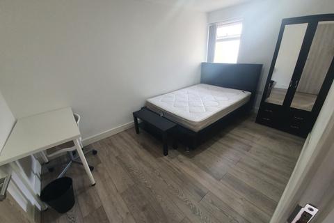 undefined, 3 BED FLAT for Rent - Flat 3, 28 Russell Street