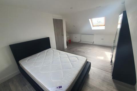 undefined, 3 BED FLAT for Rent - Flat 3, 28 Russell Street