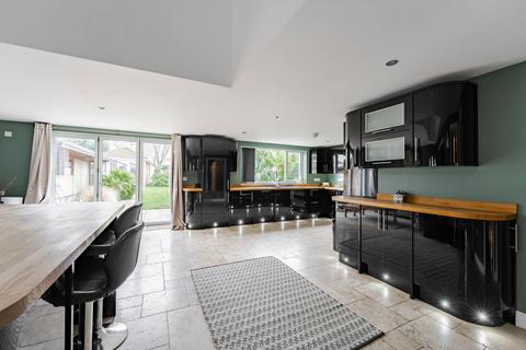 4 bedroom detached house for sale, Hill Road, Norwich