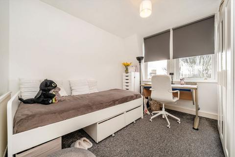 undefined, Arlington Gardens, London W4