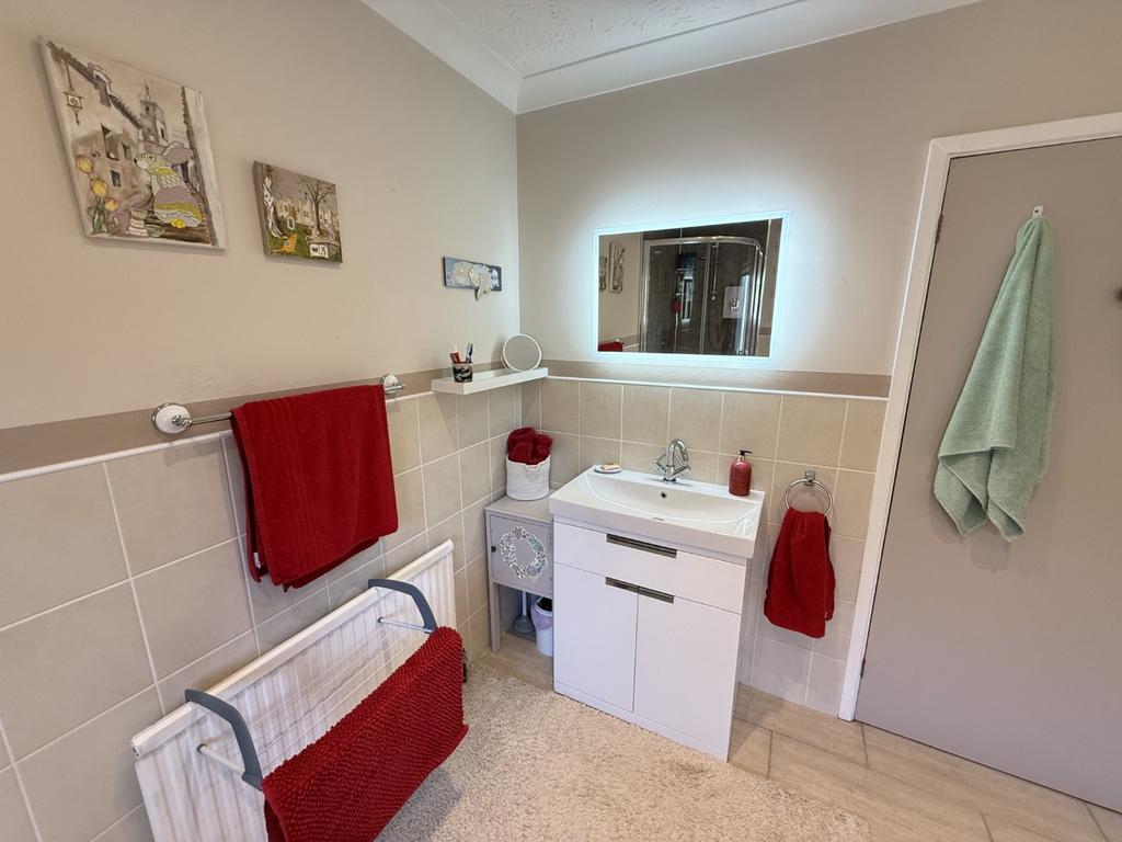 Modern Bathroom