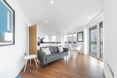3 bedroom flat to rent, Western Gateway, London E16