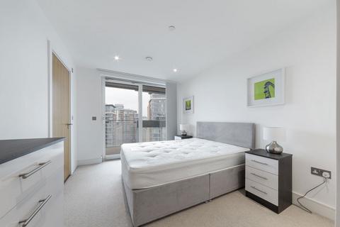 3 bedroom flat to rent, Western Gateway, London E16