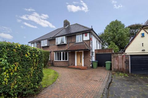 3 bedroom semi-detached house to rent, Eltham Road London SE9