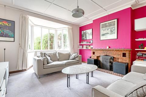 3 bedroom semi-detached house to rent, Eltham Road London SE9