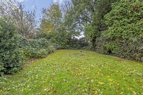 3 bedroom semi-detached house to rent, Eltham Road London SE9