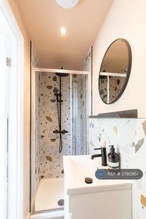 1 bedroom in a house share to rent, Engleheart Road, London, SE6