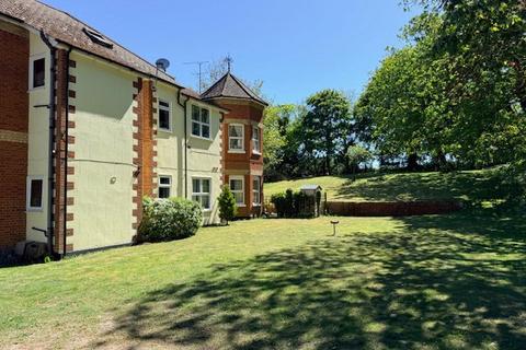 undefined, Guildford Road, Farnham GU10
