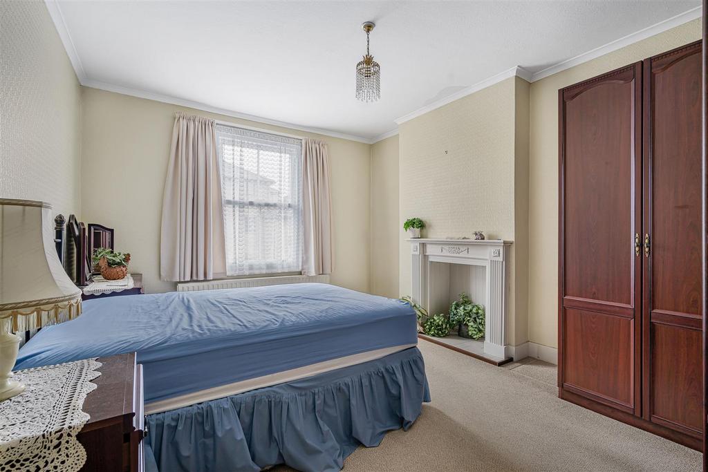 Bedroom, fireplace