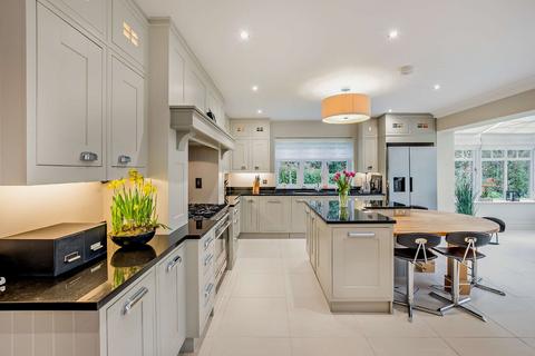 5 bedroom detached house for sale, Parklands Close, Farnham, Surrey