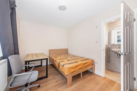 undefined, Meadowside, London, SE9